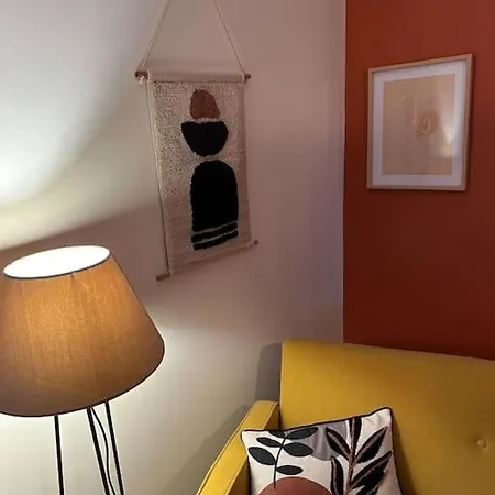 La Passion - 3 Personnes - Gare - Bcla アパート